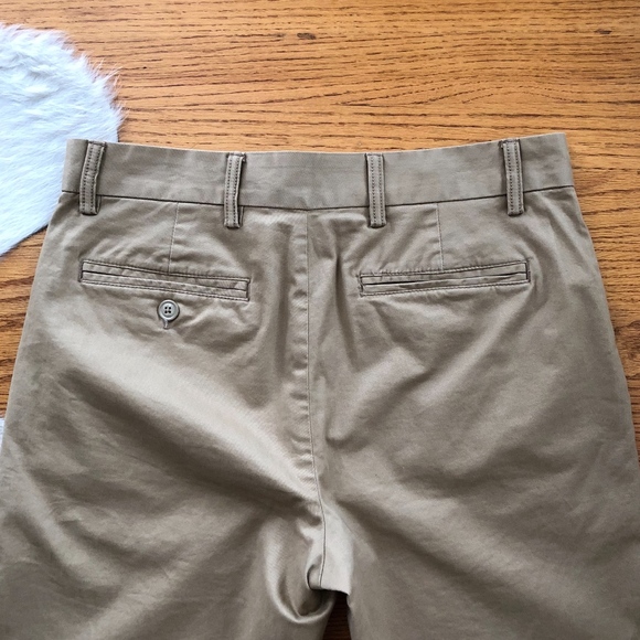 10" Ultimate Slim Stretch Shorts - Picture 3 of 6